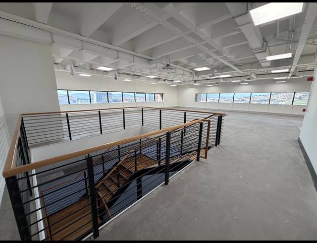 956M² BUILDING TO LET IN CAPE TOWN CITY CENTRE